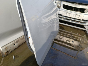дверь_передняя_левая_toyota_prius_2.jpg